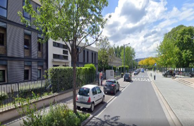 Entrée de la bibliothèque Georges Rémi